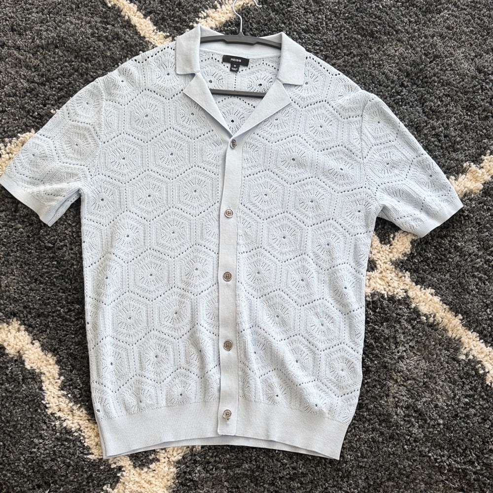 Reiss Pale Blue Knit Short Sleeve Button-Down Shirt